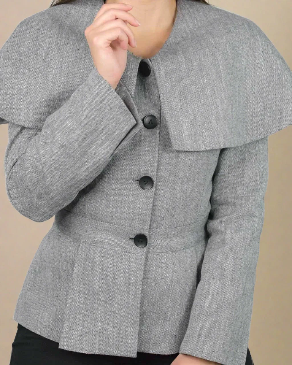 Abbe Short Grey Coat with Cape