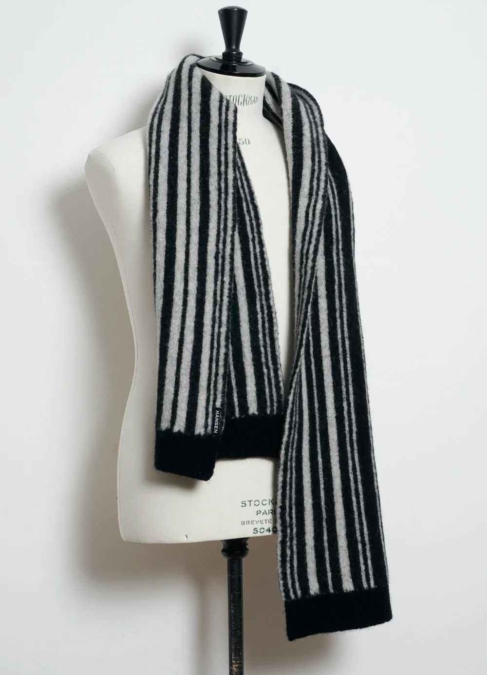 BARTH 28-09-9 | Knitted Jacquard Scarf | Barcode