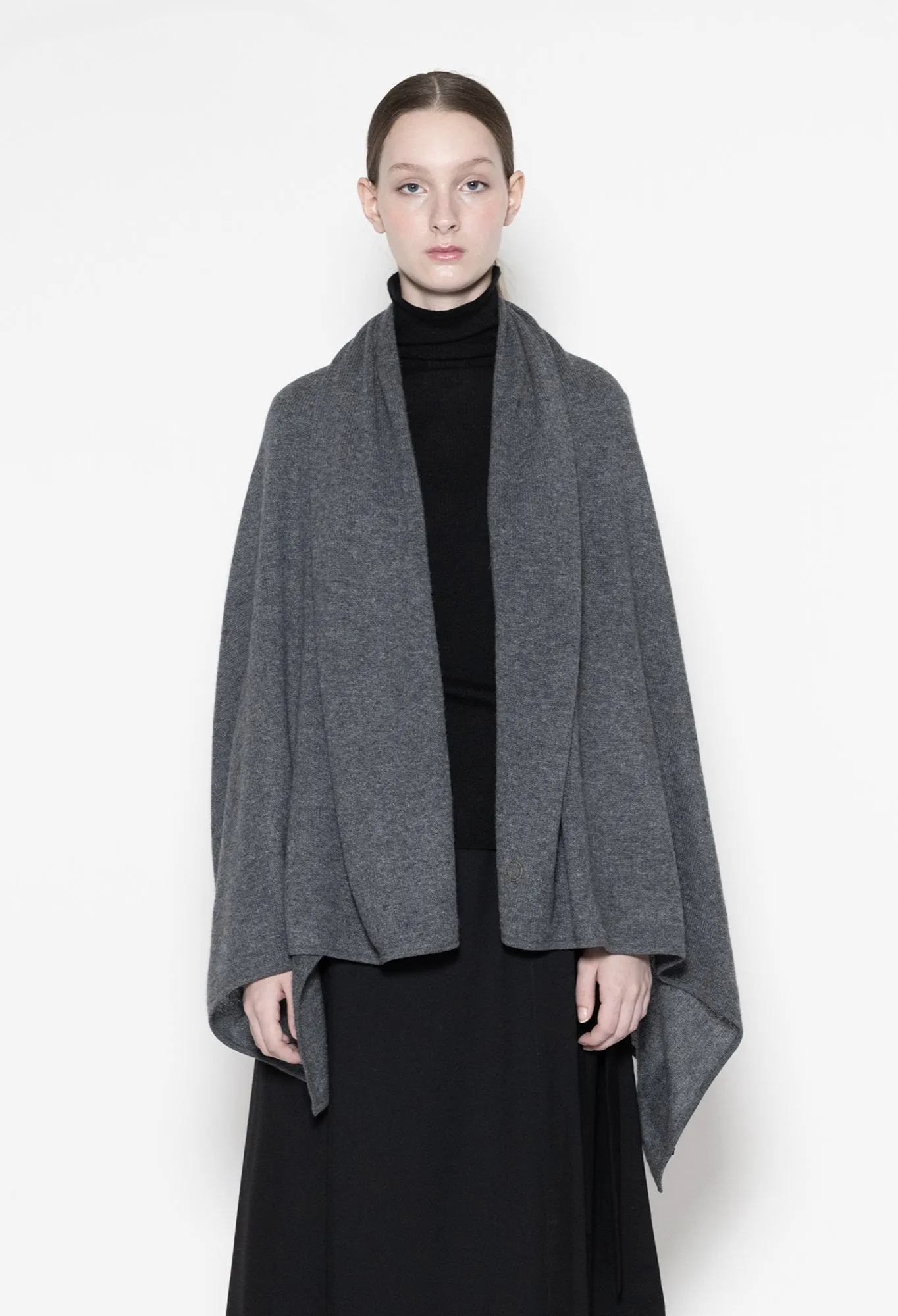 CASHMERE TRAVEL BLANKET by OYUNA in Slate Grey