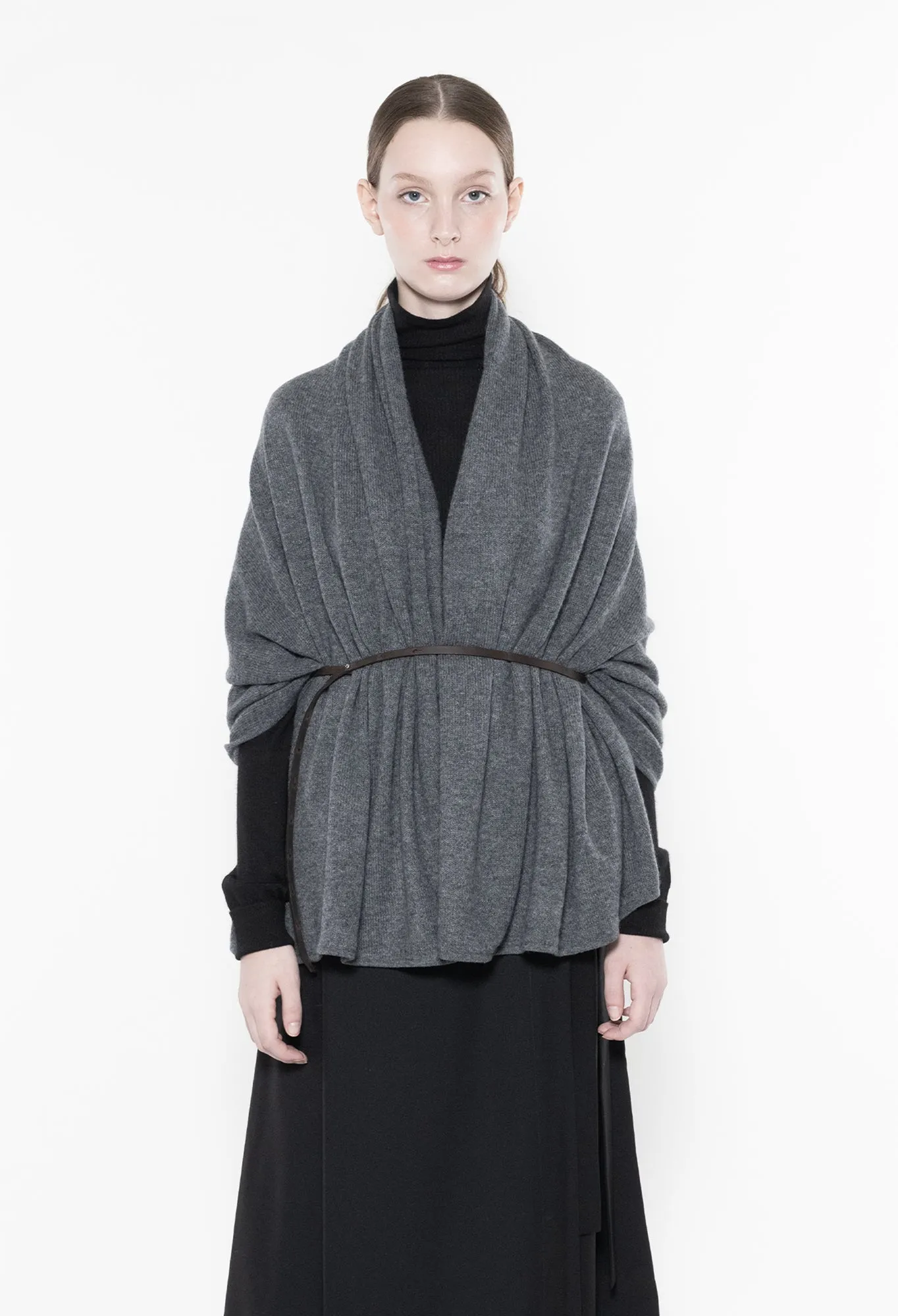 CASHMERE TRAVEL BLANKET by OYUNA in Slate Grey