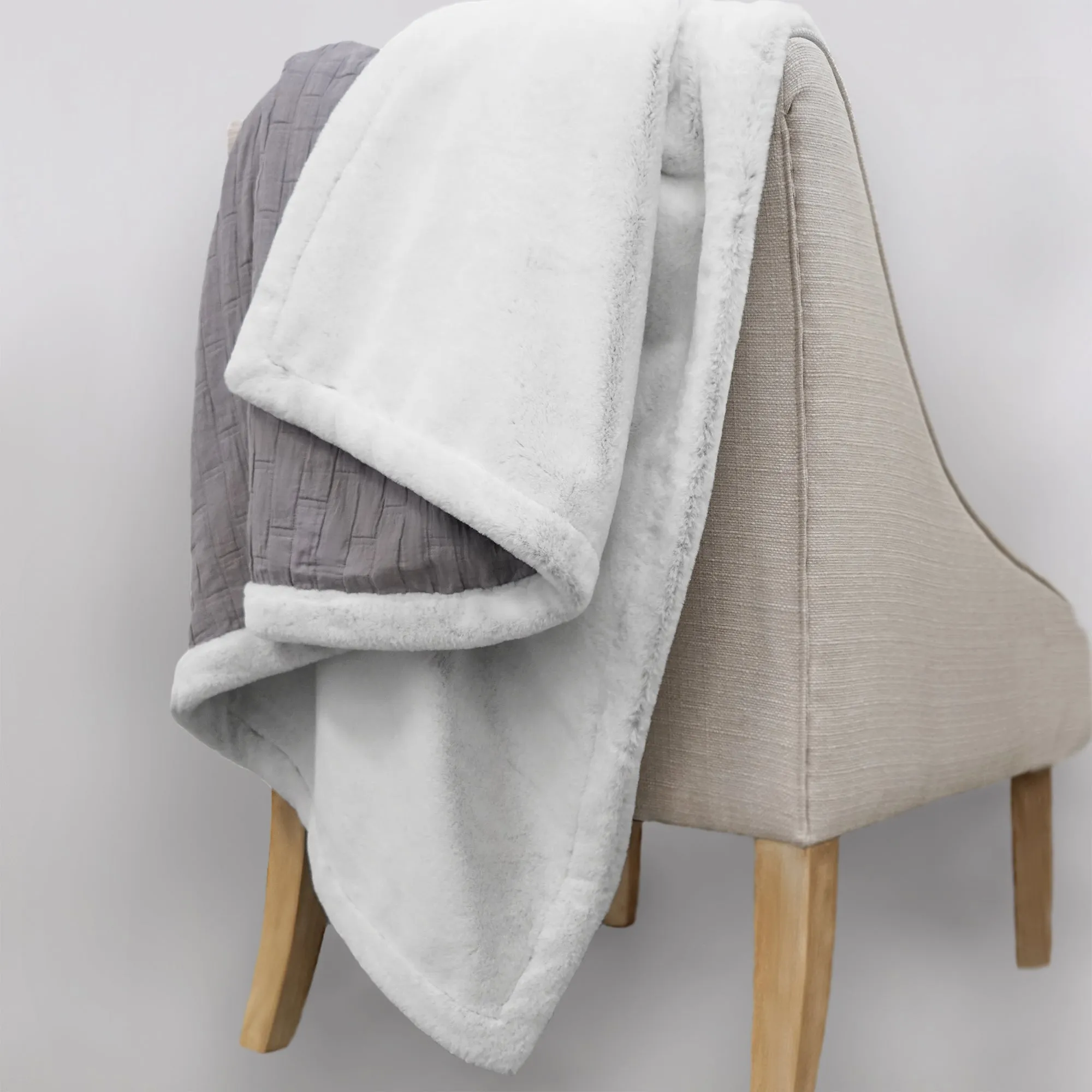 Down Linens Matelassé Throw