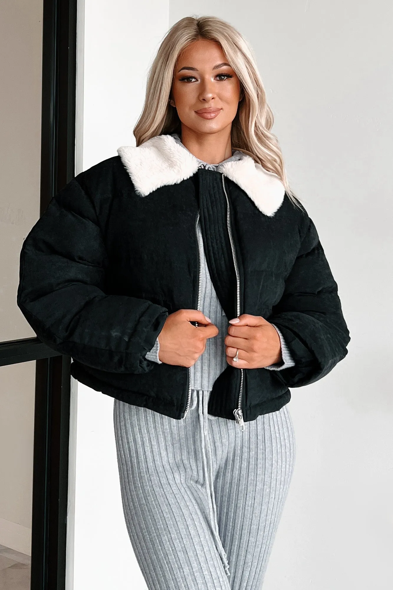 Icy Looks Faux Fur Collar Puffer Jacket (Black)