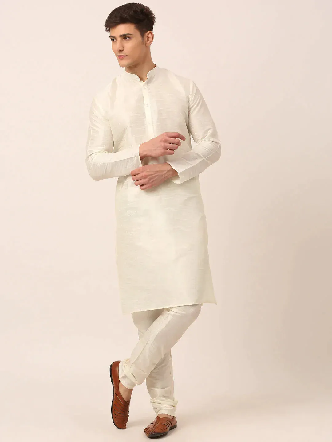 Men'S Solid Kurta Pyjama With Sky Blue Floral Embroidered Nehru Jacket