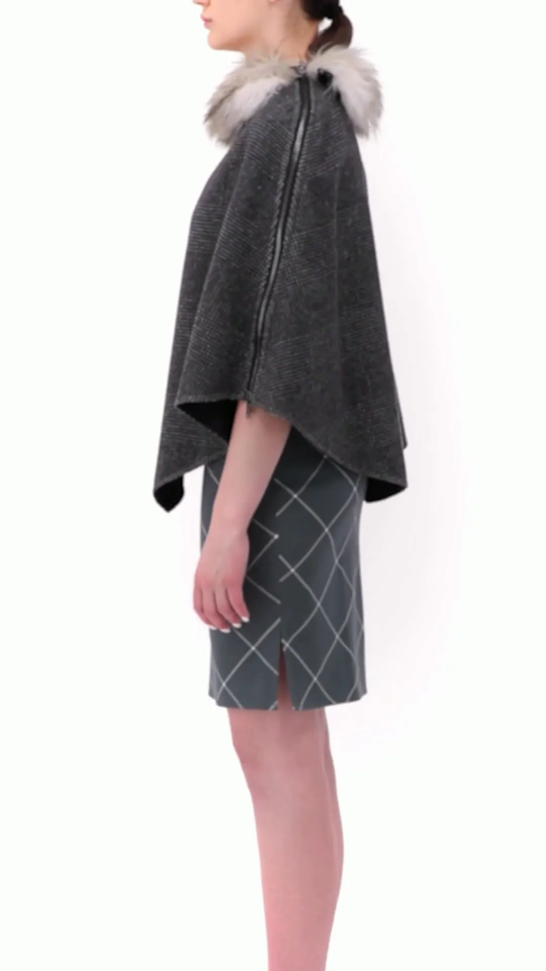 Mila Reversible Cape