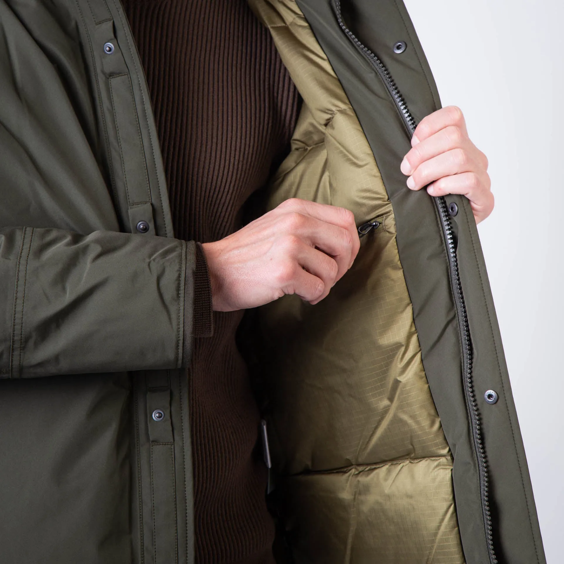 NANAMICA DOWN JACKET SUAF354E KHAKI GREEN