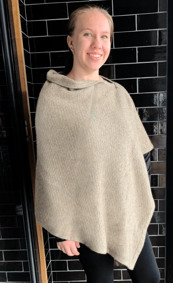 Poncho Zip Possum Merino