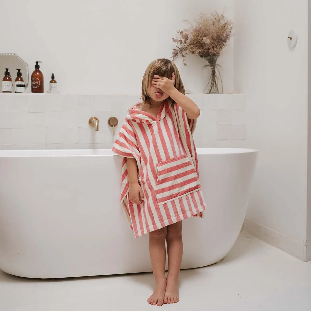 Suzon Bath Poncho Strawberry White