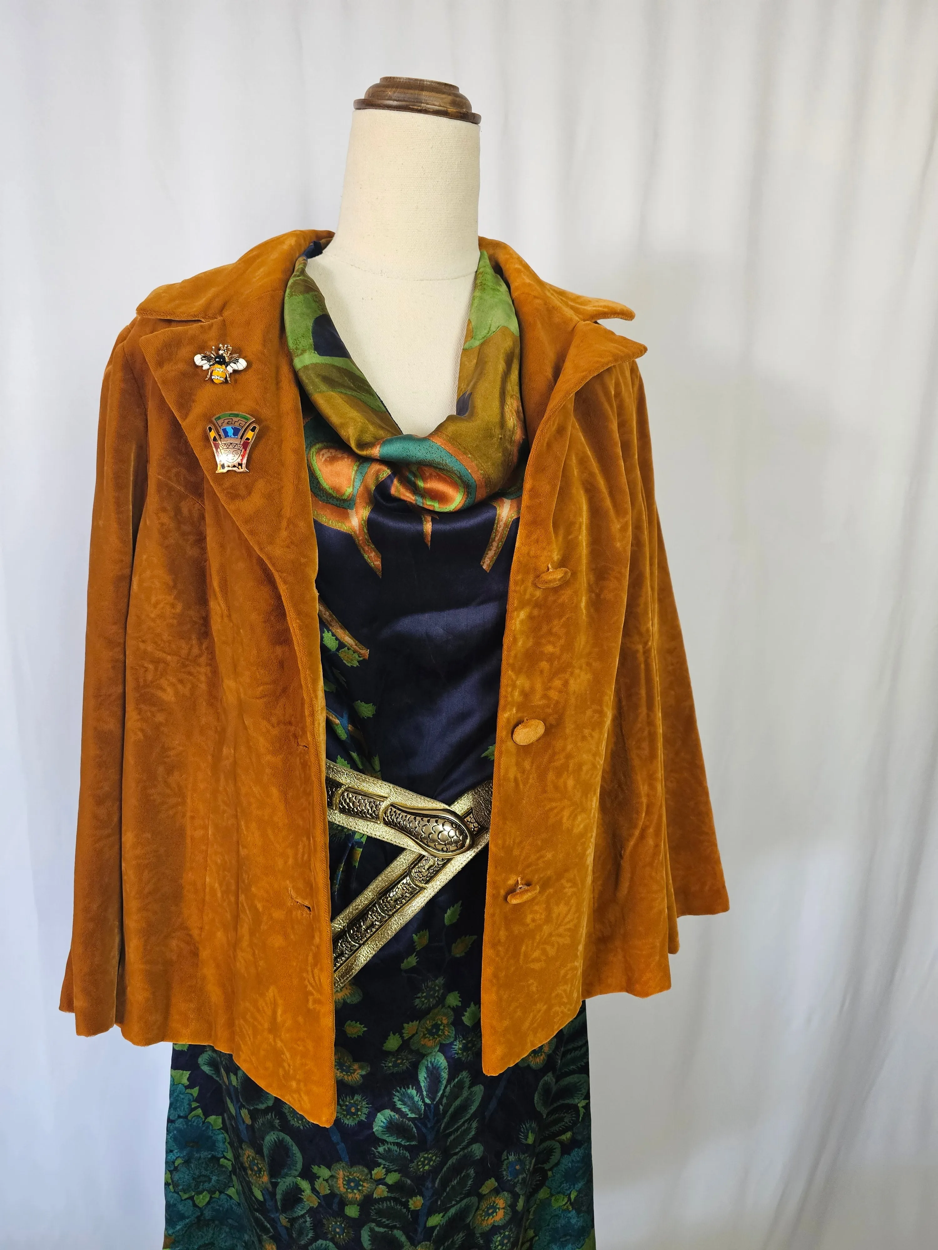 Vintage Caramel Brown Embossed Velvet Blazer – Size S (10)