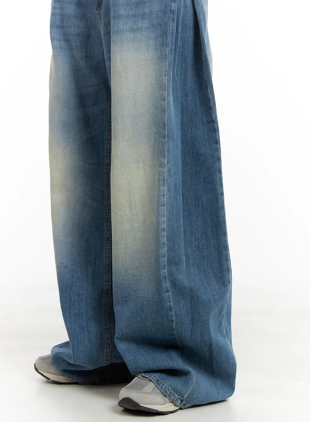 Washed Wide Leg Jeans CA423