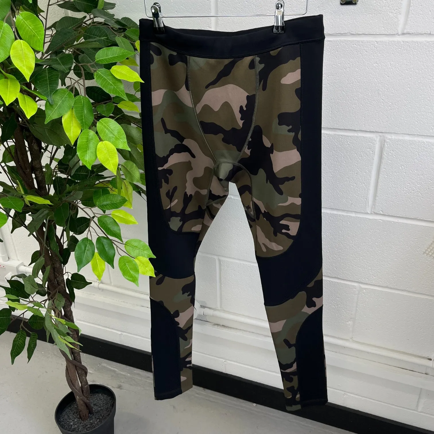 Women's Camo Joggers Khaki Size M